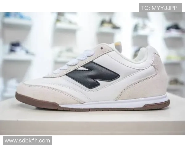 新百伦代言足球明星大揭秘：哪些顶级球员为品牌代言并推动足球文化发展