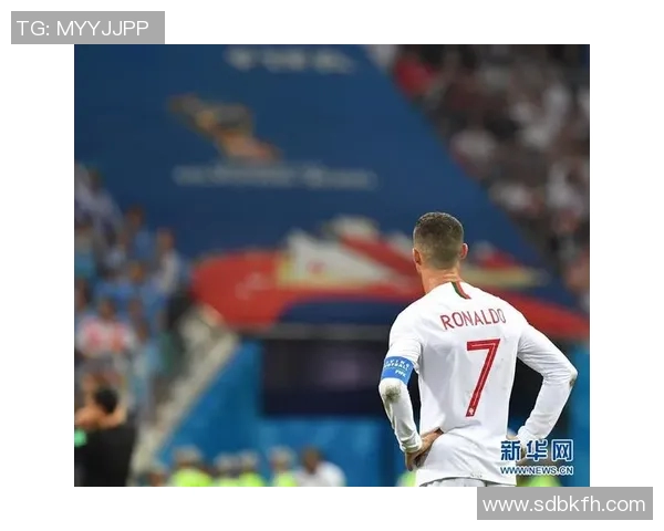 聚焦足球巨星：当今热门球队核心球员的光辉时刻与成长轨迹